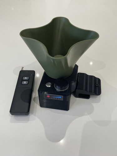 Bait spreader for - bait,