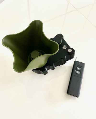Bait spreader for deeper - spreader,