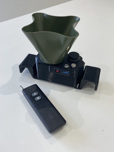 Bait spreader for boatman - bait,